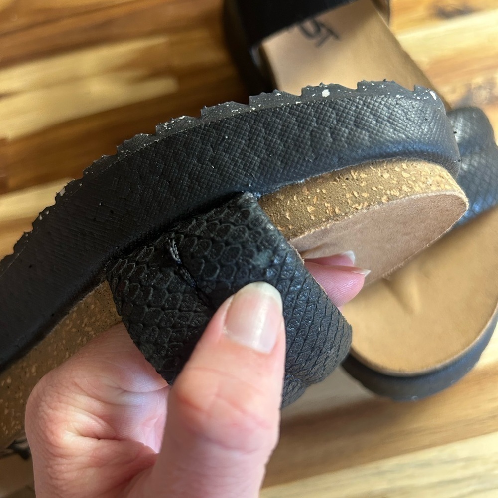 Otbt Libra chunky platform strap sandals in women’s Sz. 8 black leather upper. - Picture 2 of 8